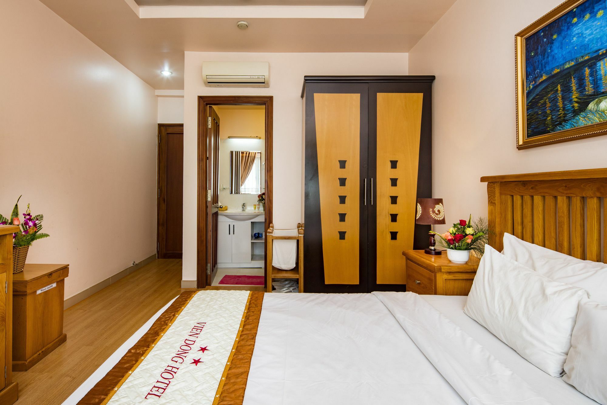 Hotel Vien Dong District 7 Phu My Hung 2*